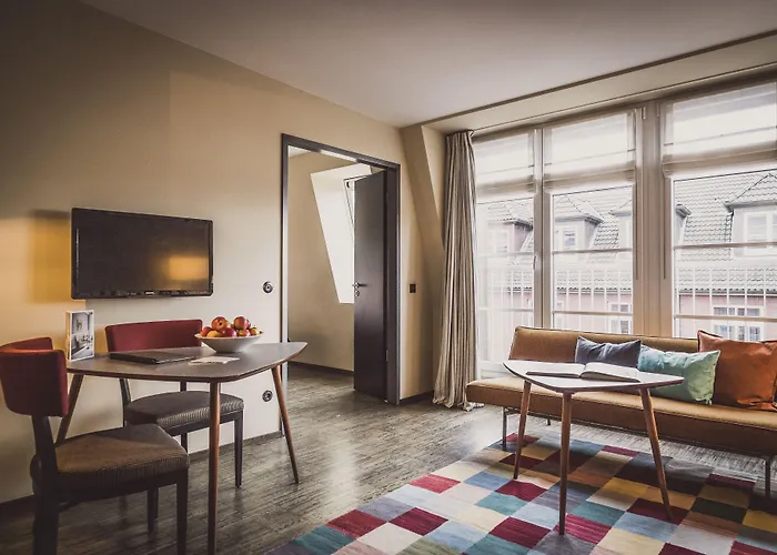 Henri Hotel 4*